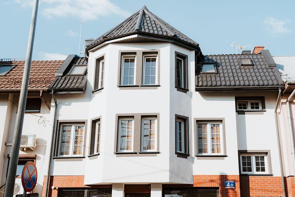 Noclegi Przy Stacji Nowy Dwor Mazowiecki Exterior photo