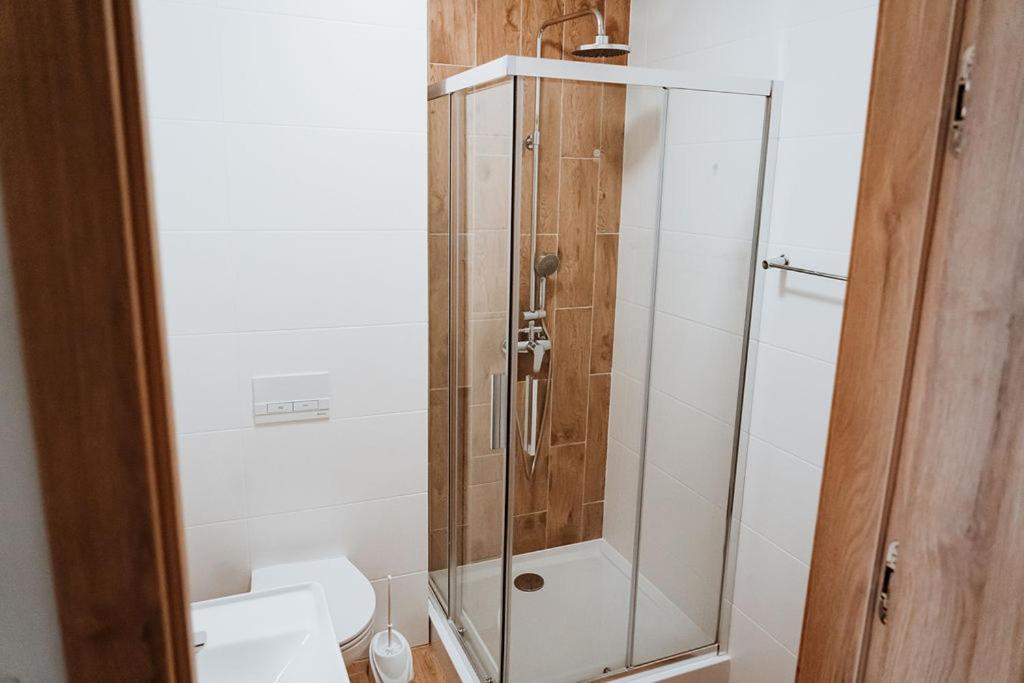 Noclegi Przy Stacji Nowy Dwor Mazowiecki Exterior photo