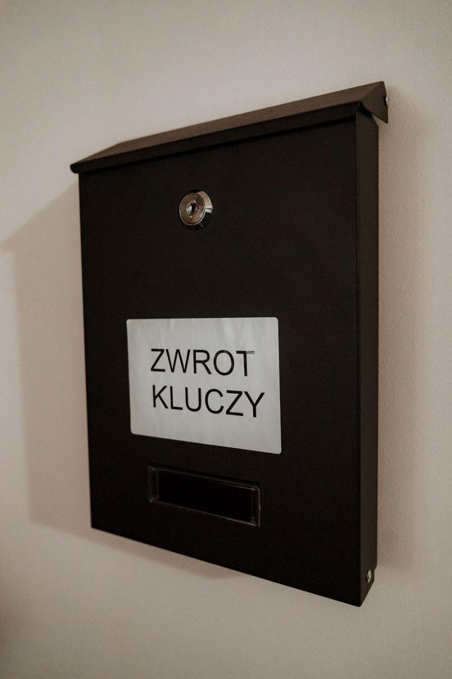 Noclegi Przy Stacji Nowy Dwor Mazowiecki Exterior photo